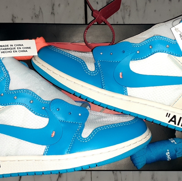 AIR JORDAN 1 OFF-WHITE UNC - Picture 11 of 16